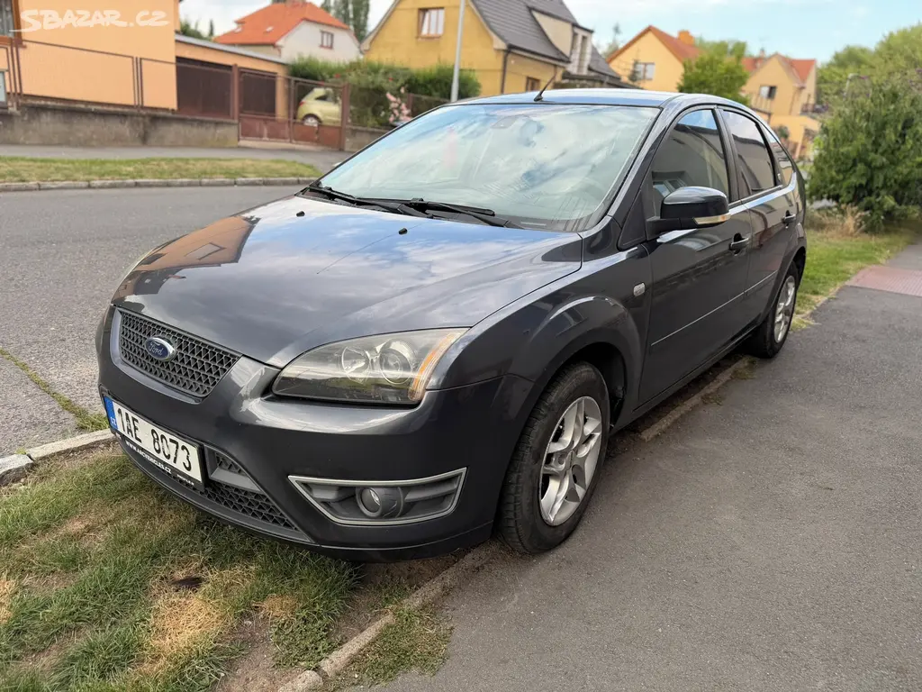 Ford Focus 1.6 TDCi (80 kW) ST paket / Nová STK